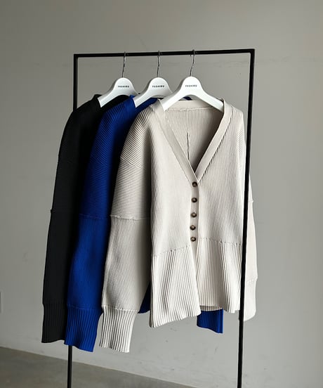 curved form V neck cardigan/3color