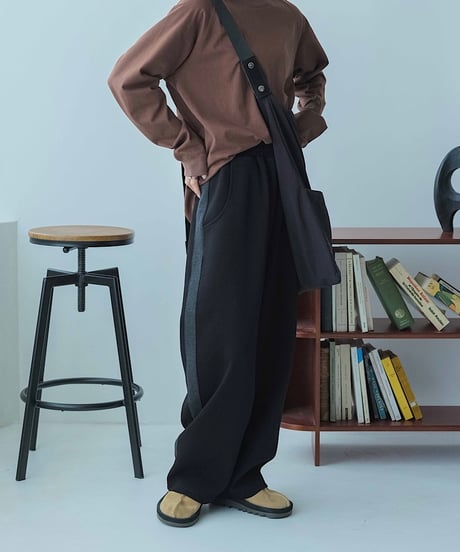 line curve sweat pants/2color