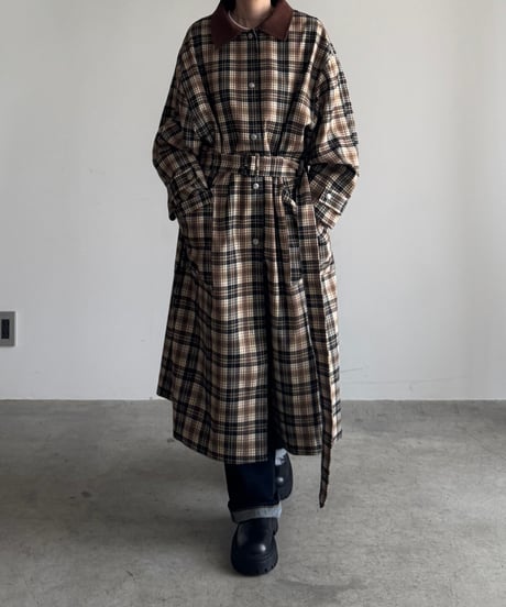 check soutien collar coat