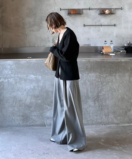 curved form V neck cardigan/3color