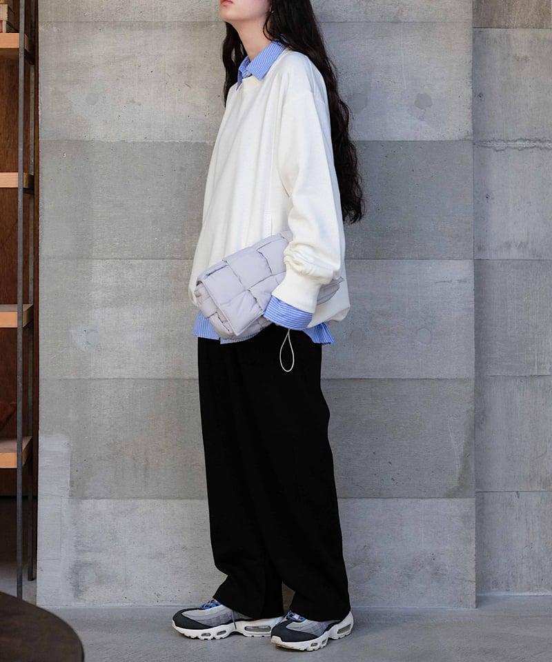 blue stripe shirt with monogram mark | F A S H