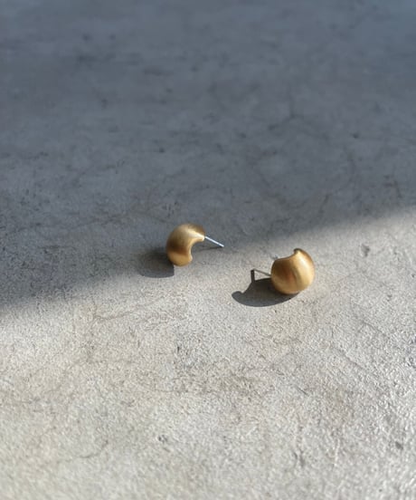 oval petite pierce