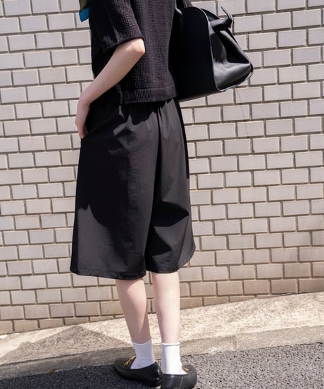tucked half pants