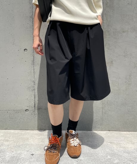 tucked half pants