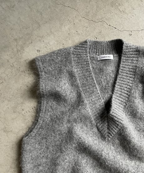 V neck shaggy knit vest/2color