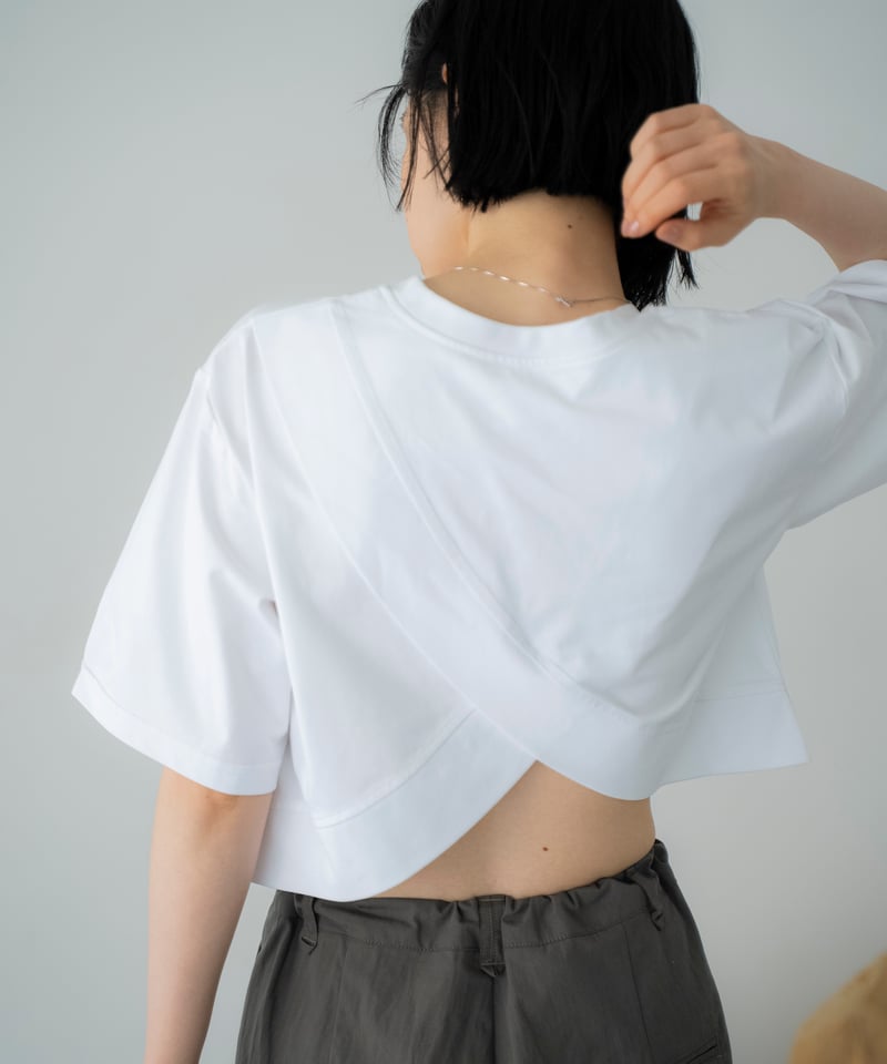 back cross open T-shirt | F A S H I R U