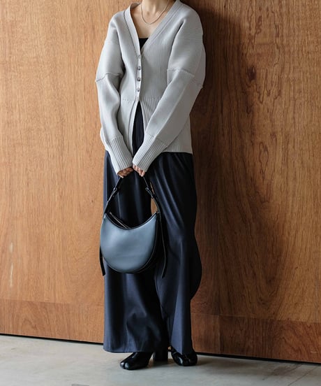 curved form V neck cardigan/3color