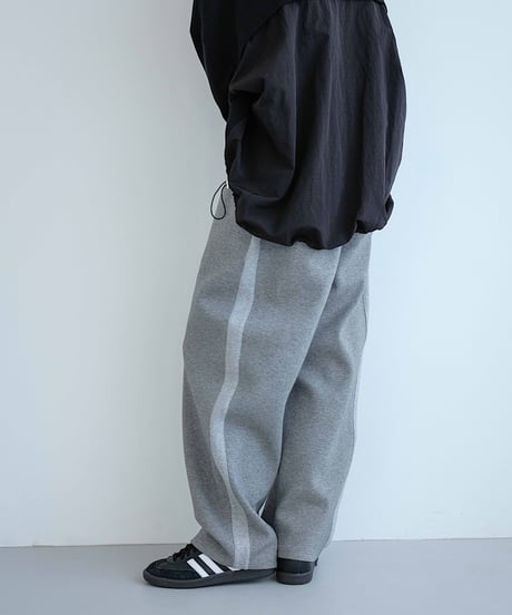 line curve sweat pants/2color