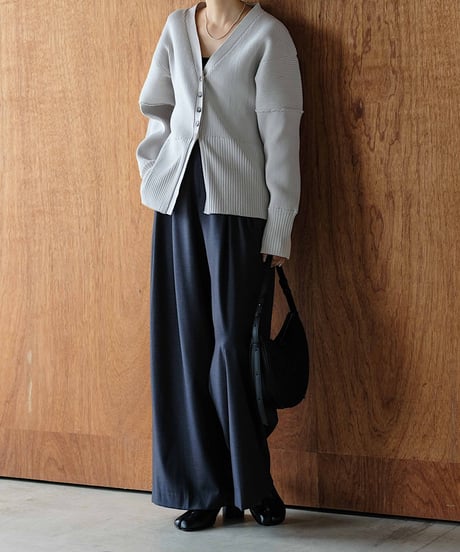 curved form V neck cardigan/3color