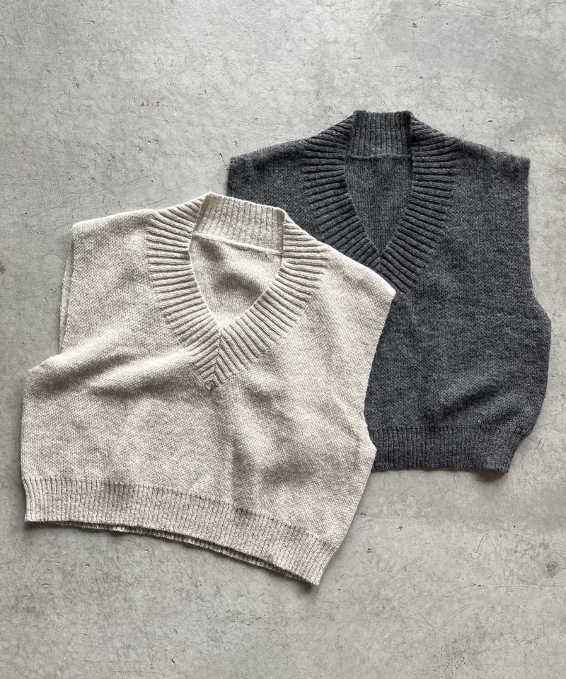 v neck vest/2color | F A S H I R U