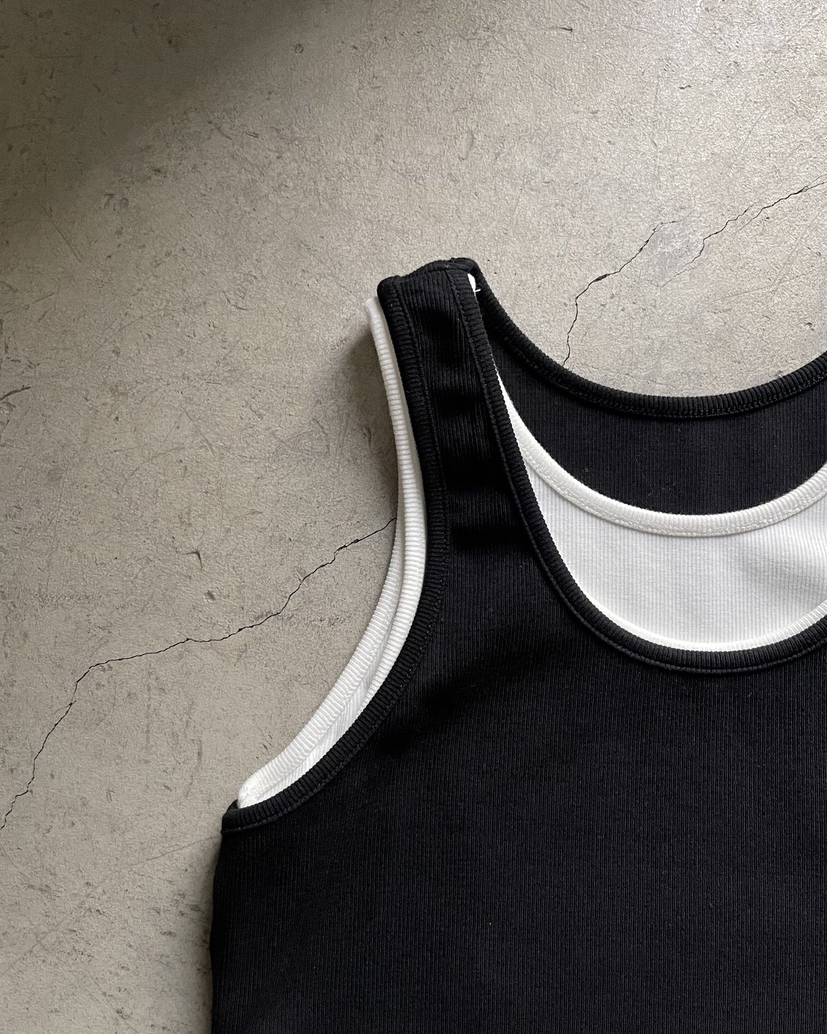 トップス BICOLOR TANK TOP UNOF BICOLOR TANK TOP – UNOF