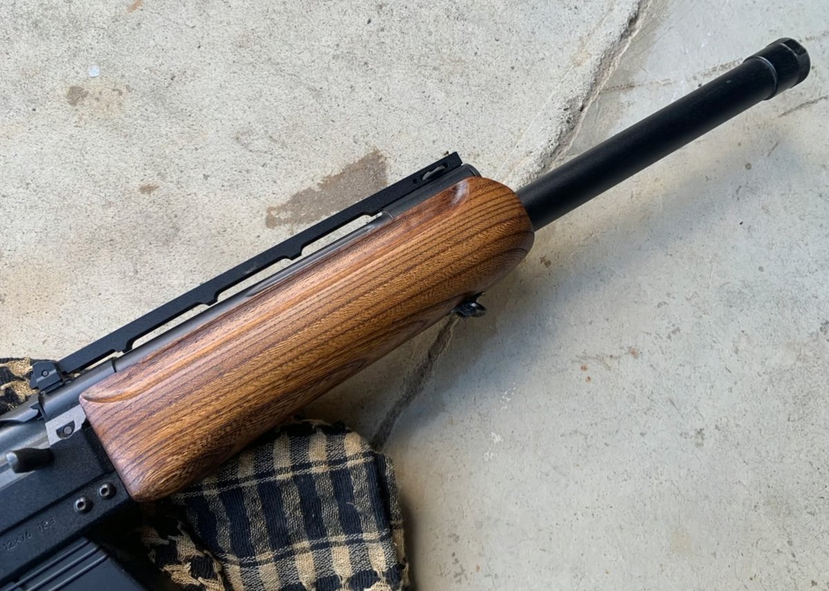 東京マルイSAIGA12K用カーボンハンドガード マルイSAIGA12K用HTタイプロアハンドガード(353mm) [KW-O0013
