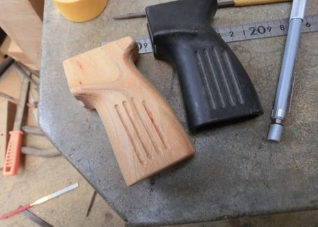 受注　マルゼン　vz61用　ウッドグリップ製作