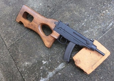 受注　マルゼン　ｖｚ61用　サムホールストック製作