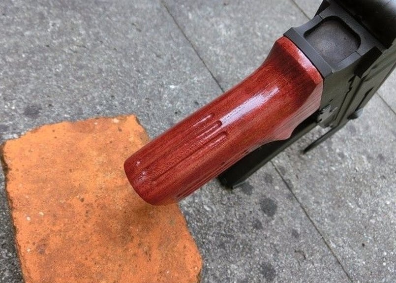 受注 KSC vz61 スコーピオン用ウッドグリップ製作 | aohate