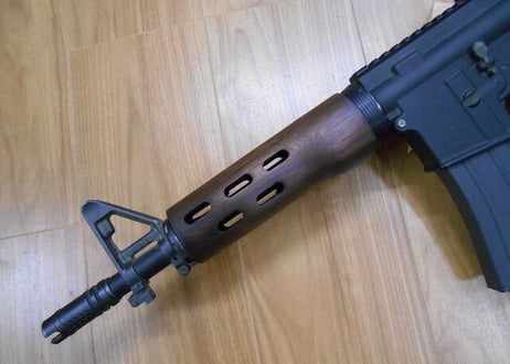 受注　マルイM4MWS用ADARタイプ ショートウッドハンドガード製作