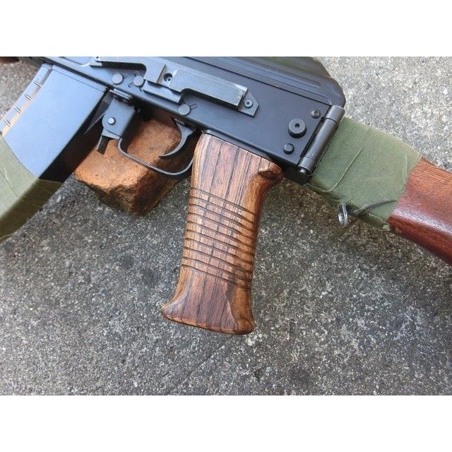 受注 次世代AKS74シリーズ用 SAWタイプウッドグリップ製作