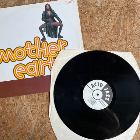 MOTHER EARTH / Stoned Woman