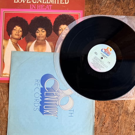 LOVE UNLIMITED / In Heat