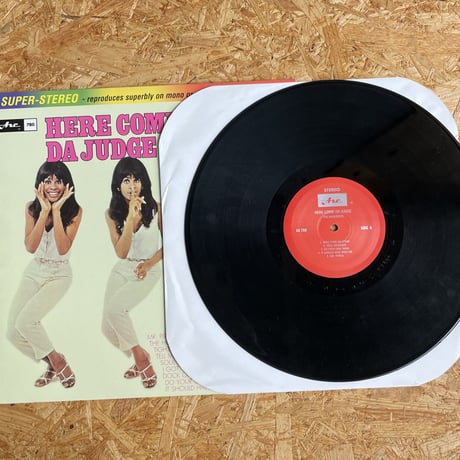 THE MAJESTICS / Here Come Da Judge