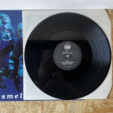 L7 / Smell The Magic