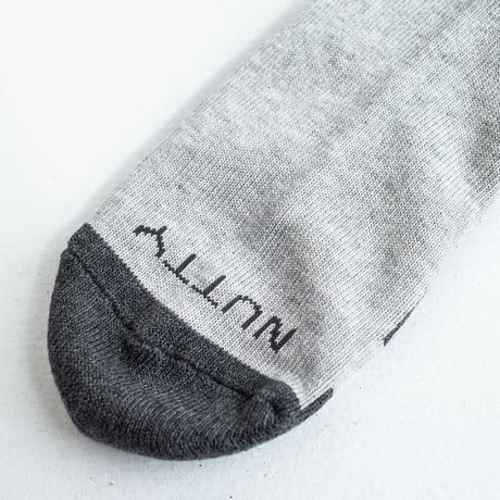 nutttyclothing × Bench / Sunday Mornig On The Isand Socks (+DL)