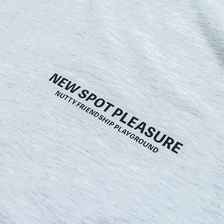 nuttycloting / NEWSPOT PLEASURE T-SHIRT