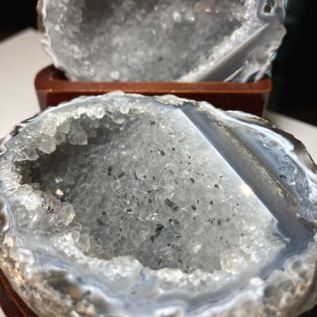 【龍神様のエネルギー・強運】トレジャー瑪瑙⭐️白シュガーお花付き⭐️ N77 龍神様のエネルギー・強運】トレジャー瑪瑙⭐️白シュガーお花