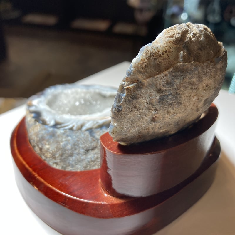 #美品!!　蓋付きトレジャー瑪瑙　台座付き!! 美品!! 蓋付きトレジャー瑪瑙 台座付き!! - 置物快適