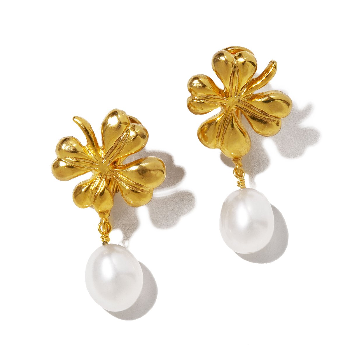 clover earring | IRIS47 official online store