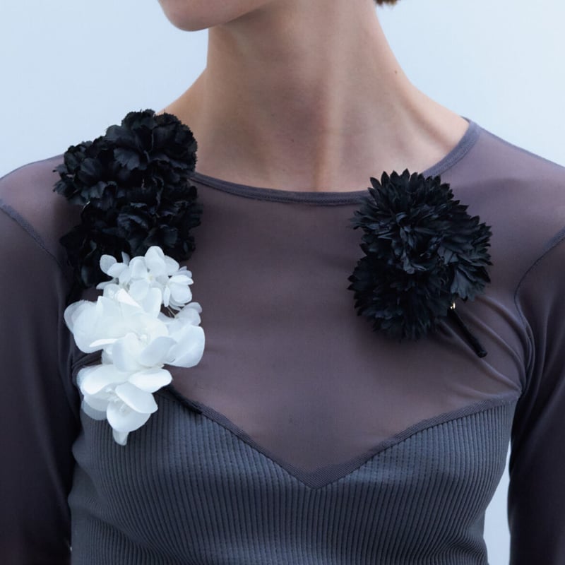 lily corsage | IRIS47 official online store