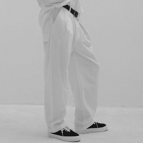 nuterm / Two Tuck Wide Trousers