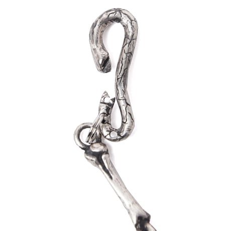 holeskull keychain silver