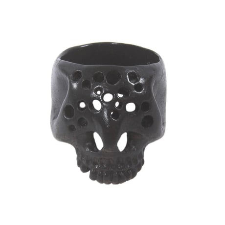 hole skull ring black