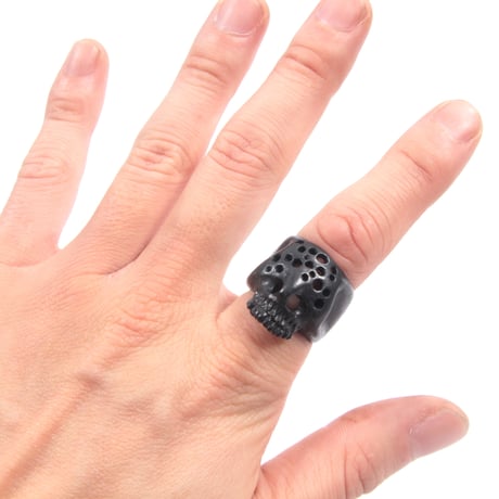 hole skull ring black