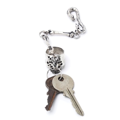 holeskull keychain silver