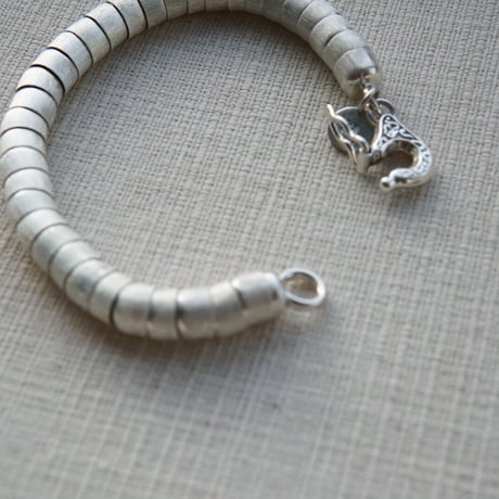 acron_bracelet