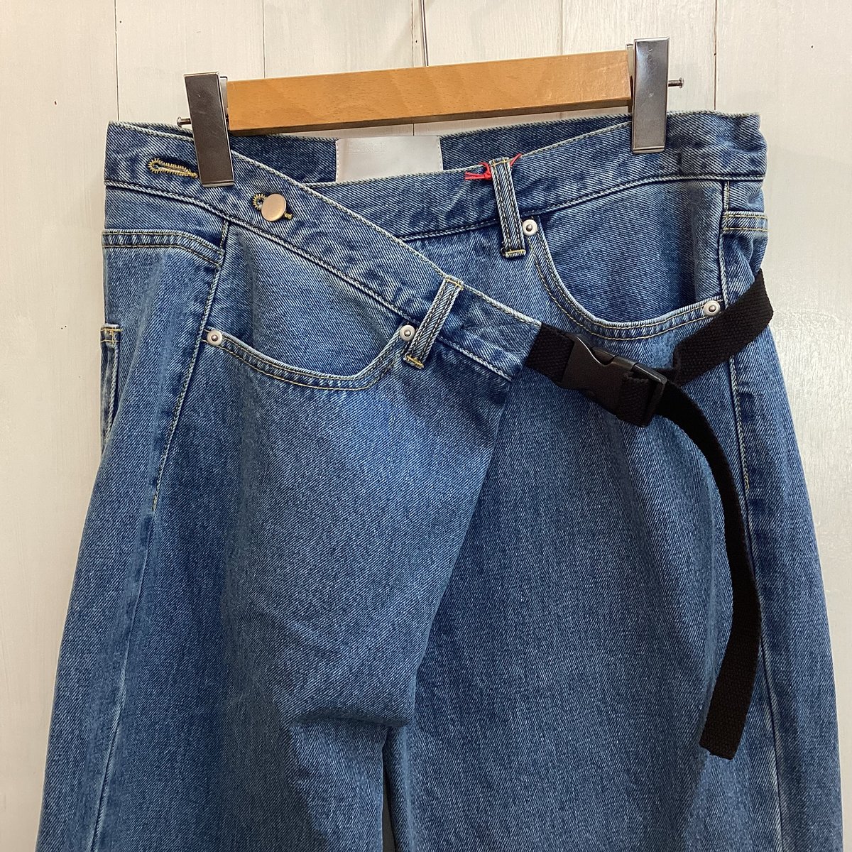 TRANOI.アンバランスデニムパンツ | pressé