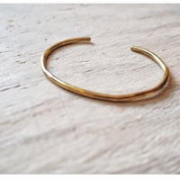 重ね付けシンプルバングル