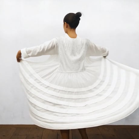 Band Collar Pintuck Gathered Dress / Off White