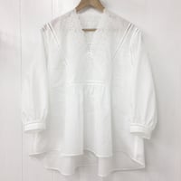 V-Neck Gathered Top / Off White