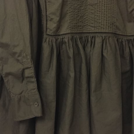 Band Collar Pintuck Gathered Top / Dark Brown