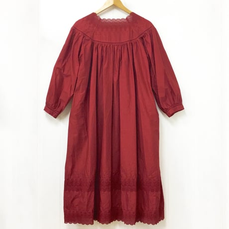 Square Neck Gathered Dress / Carmine Red