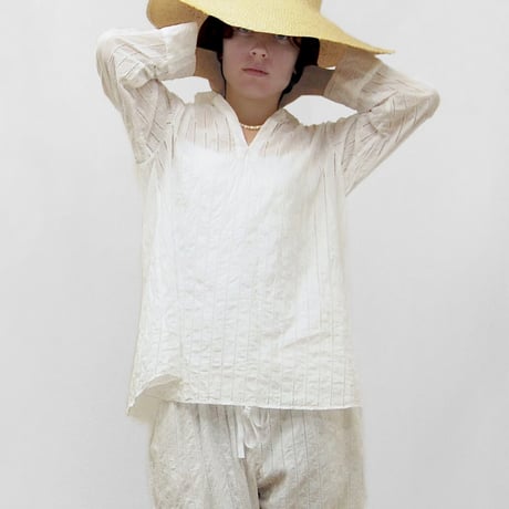 Striped Embroidery Pullover / Off White