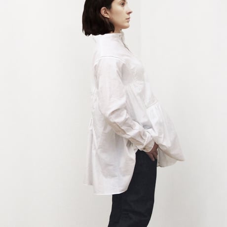 Band Collar Pintuck Gathered Top / Off White