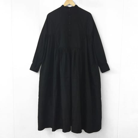 Band Collar Pintuck Gathered Dress / Black