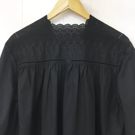 V-Neck Gathered Top  / Black