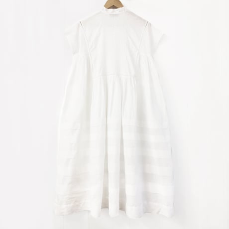 Pintuck Gathered Sleeveless Dress / Off White