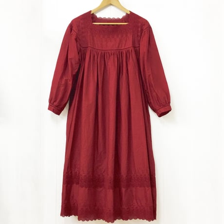 Square Neck Gathered Dress / Carmine Red
