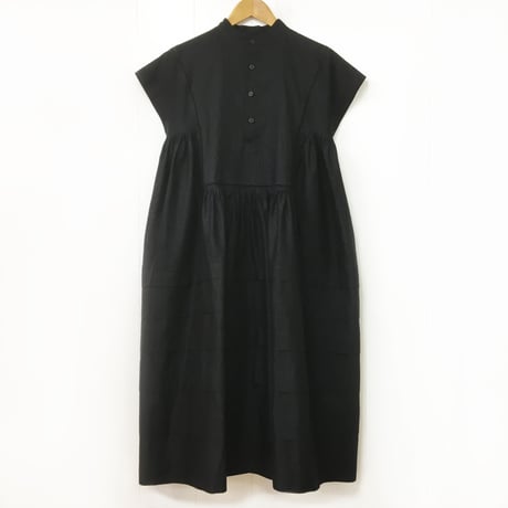 Pintuck Gathered Sleeveless Dress / Black